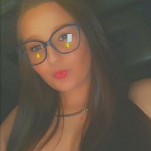 Meet your Posher, Lily